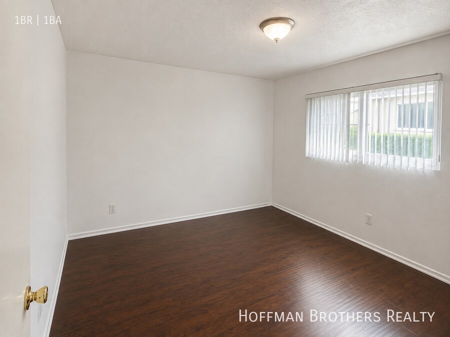 Building Photo - 3718 Mentone Ave