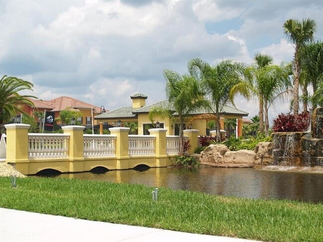 Building Photo - 8950 Coco Palm Rd