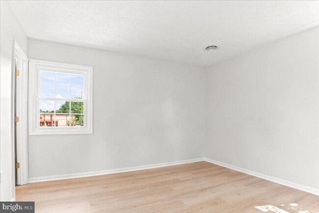 Building Photo - 102 Linwood Ct