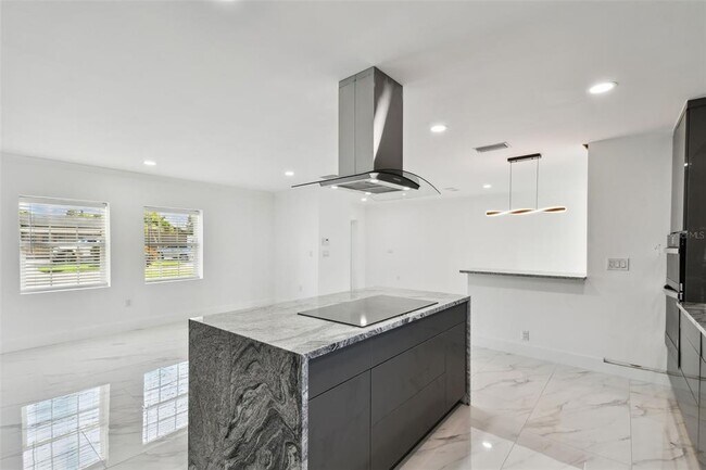 Building Photo - 8708 Thornwood Ln