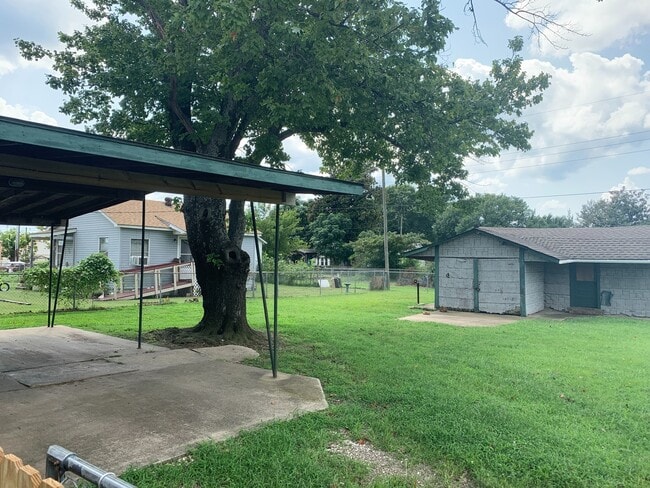 Building Photo - 5100 S 33rd St