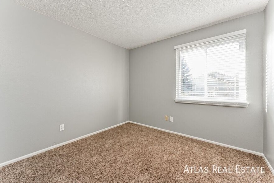 Building Photo - 6111 S Tabor St