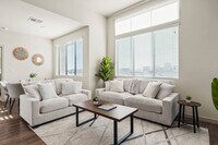 Building Photo - 711 W Broadway Rd