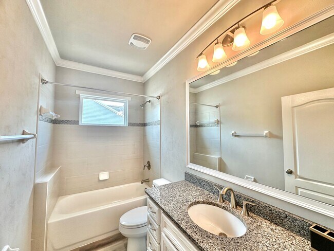 Building Photo - Modern Comfort in Fletcher Oaks – 3BR/2BA Home with Natural Light & Serene Views