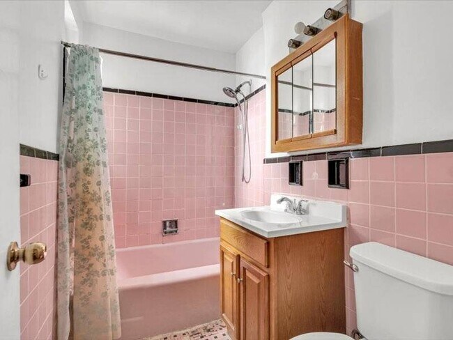 Building Photo - 2909 Ocean Ave