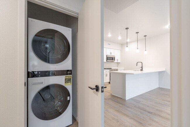Interior Photo - Sparrow Landing