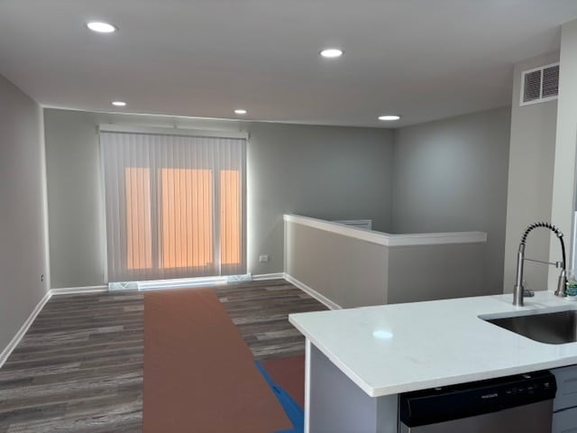 Building Photo - 201 E Rose St