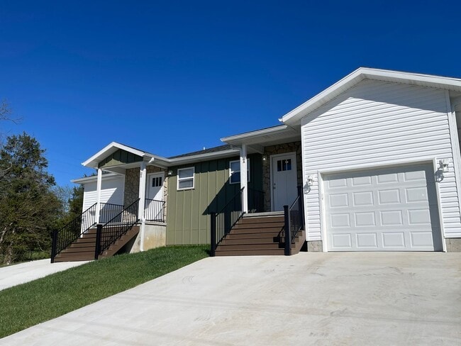 Building Photo - Nightly Rental - Alternative - New Never Occupied - Brand New 2 bedroom 2 bath Duplex in Kimberli...