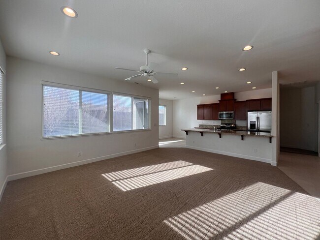 Building Photo - Spacious 3 bedroom home in Fernley