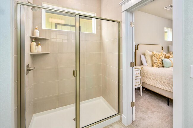 Building Photo - 142 Volterra Ln