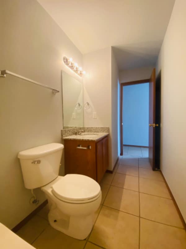 Building Photo - 407 E Marietta Ct
