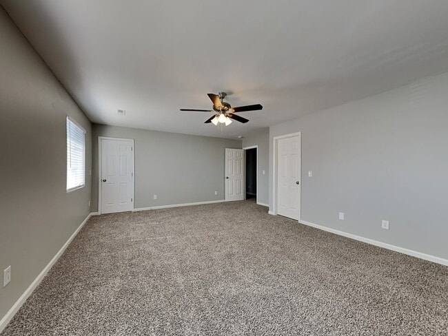 Building Photo - 802 Brantford Dr