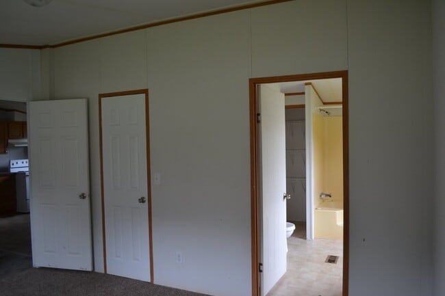 Building Photo - Mobile Home for Rent