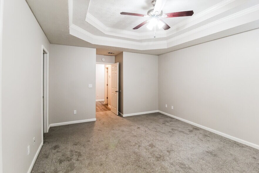 Building Photo - 850 Chaseridge Dr