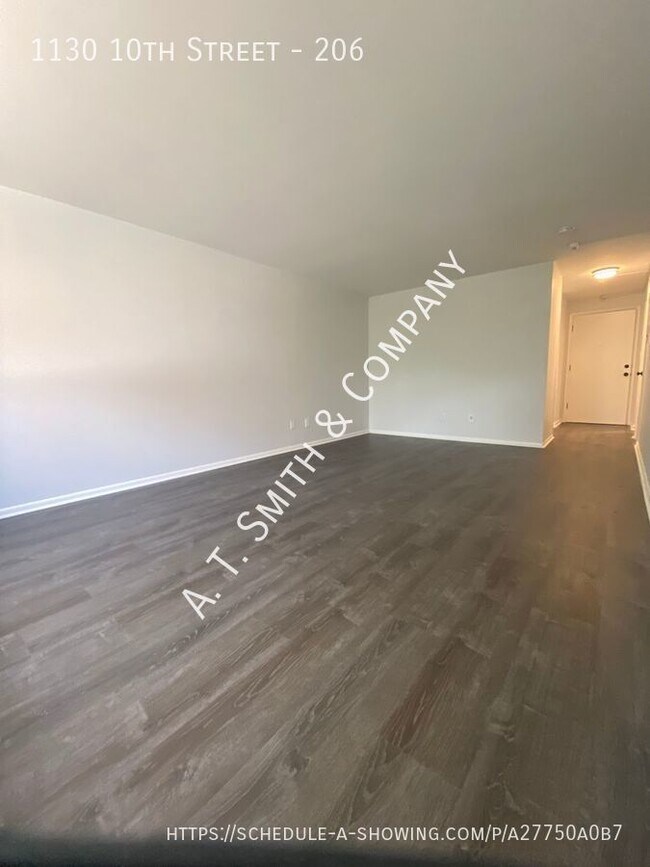 Building Photo - 1130 10th St