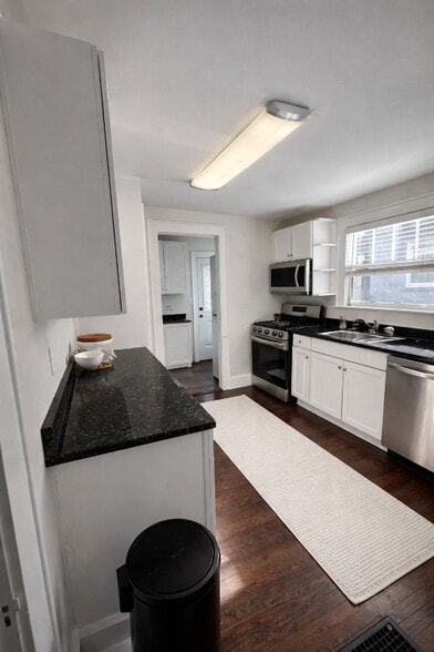 Building Photo - 1433 N Highland Ave NE