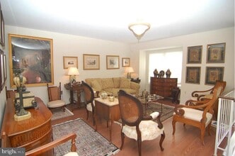 Building Photo - 123 Lazy Hollow Dr