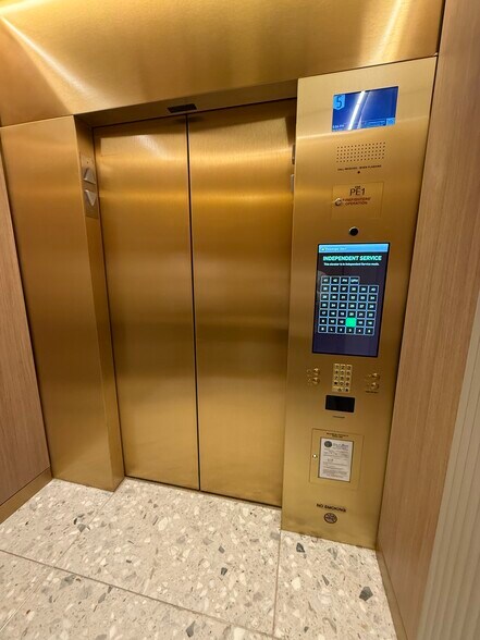 Building Photo - 77 SE 5th St