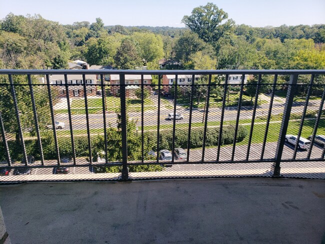 Building Photo - 1121 University Blvd W