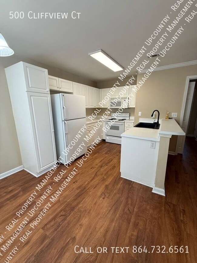 Building Photo - 500 Cliffview Ct