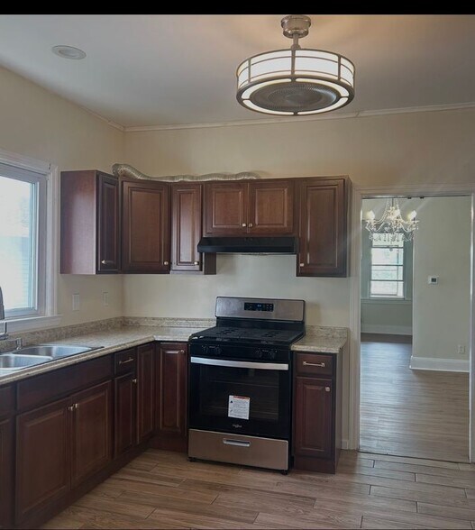 Building Photo - 54 Wolf Pl