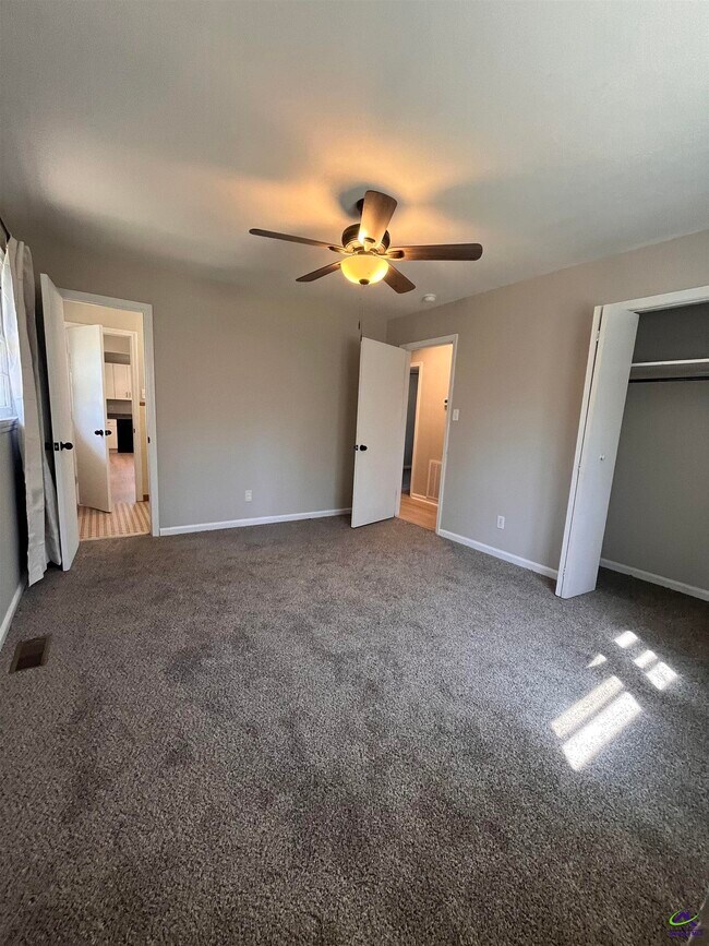 Building Photo - 202 Sherman St