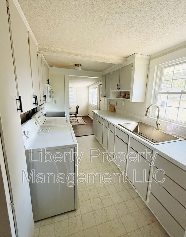 Building Photo - 205 East E Street