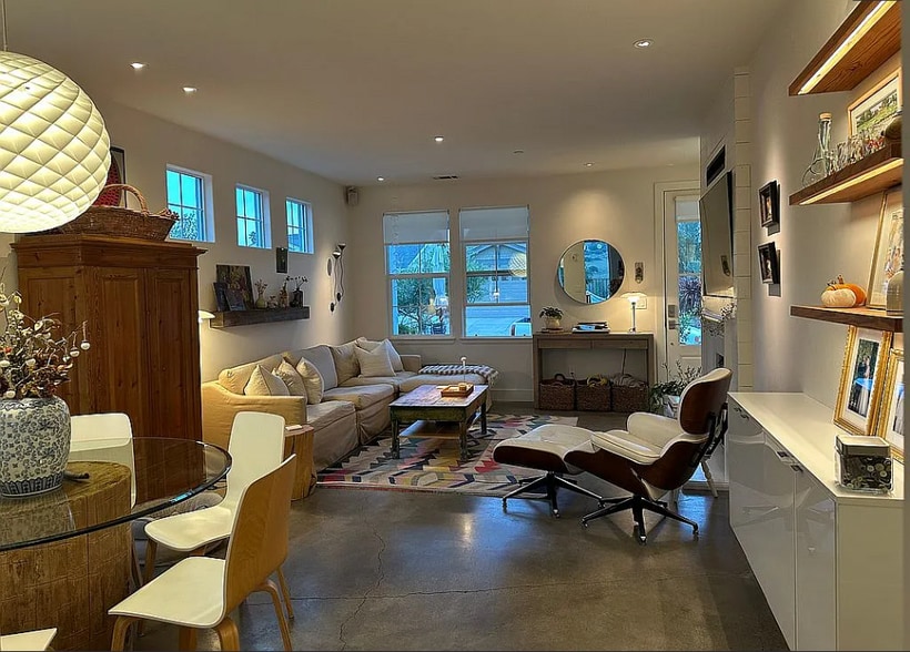 Building Photo - 465 S 1st St