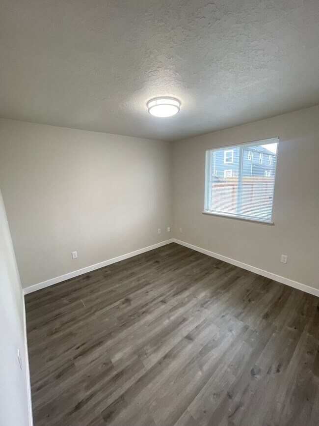 Building Photo - **MOVE IN SPECIAL**  Must See Updated 3 Bedroom with Large Yard!