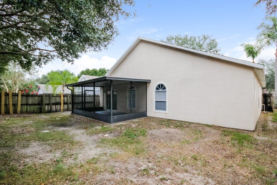 Building Photo - 11305 Maybrook Ave