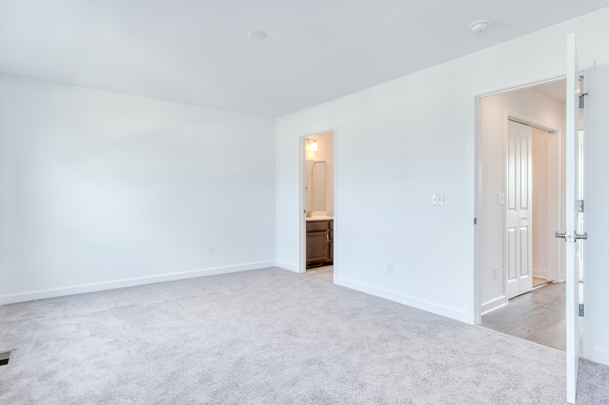 Building Photo - 221 Addison Ct