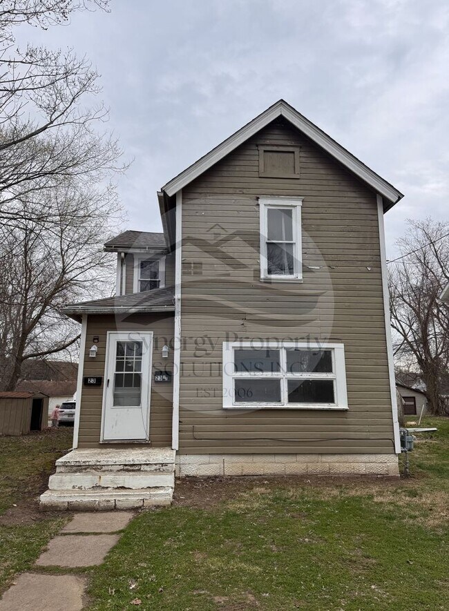 Building Photo - Martha Ave 23 - 23 1/2