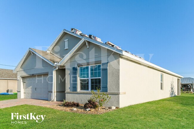 Building Photo - 1627 SW 25th Ln