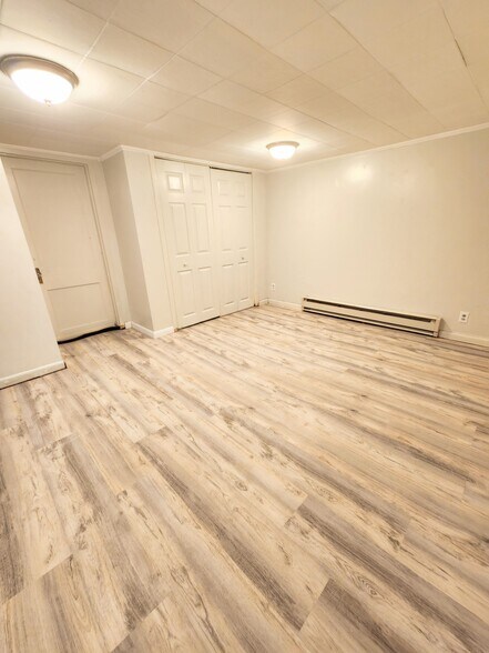 Building Photo - 209 5th St