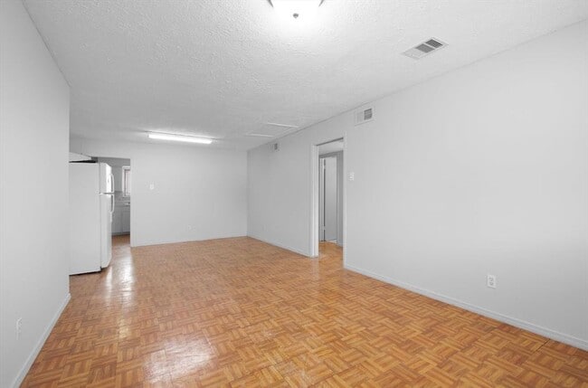 Building Photo - 8001 E Loop