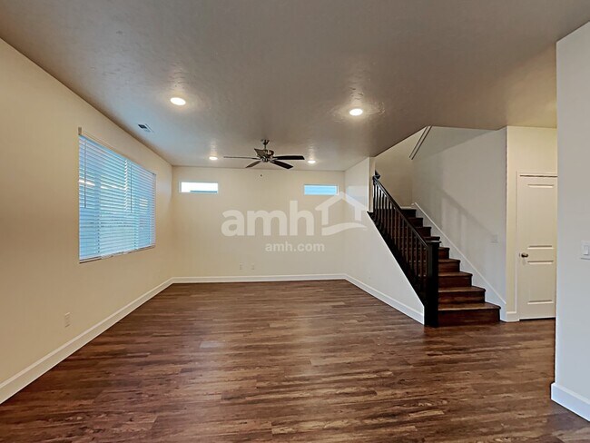 Building Photo - 9429 W Chino St