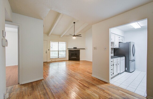 Building Photo - 5711 Sugar Hill Dr