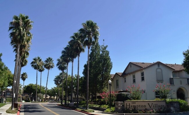 Building Photo - 3301 N Park Dr
