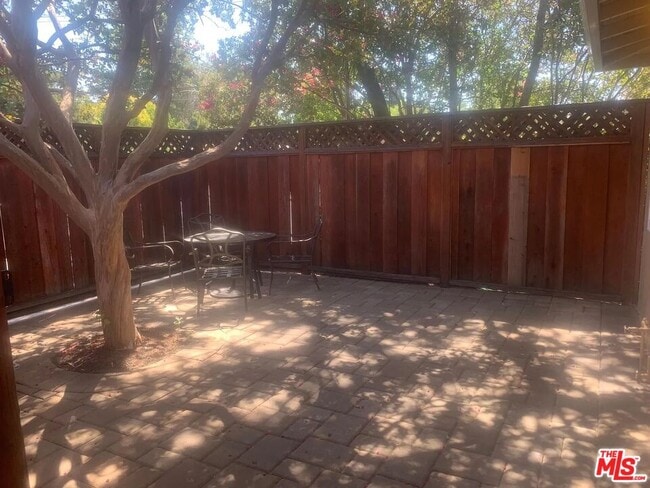 Building Photo - 109 Sierra Dr