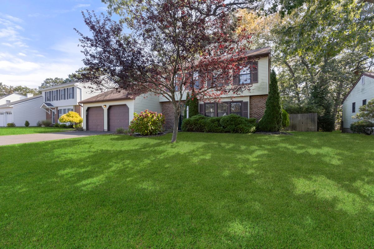 Building Photo - 13 Laurel Crest Dr
