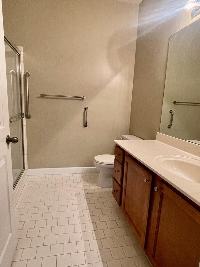 Building Photo - 212 Sterling Oaks Dr