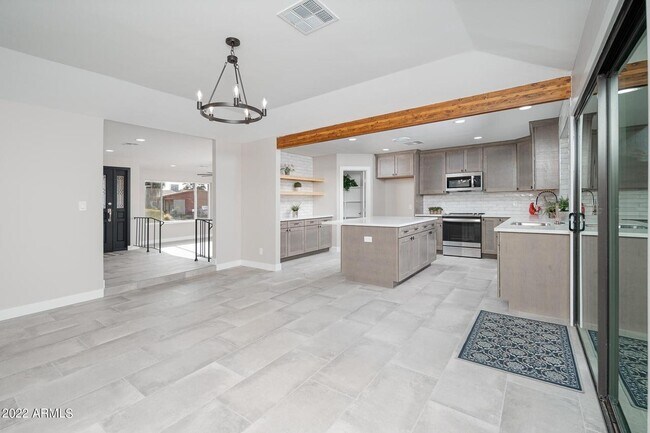 Building Photo - 9209 N 48th Dr