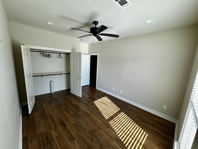 Building Photo - 5100 Westgate Ln