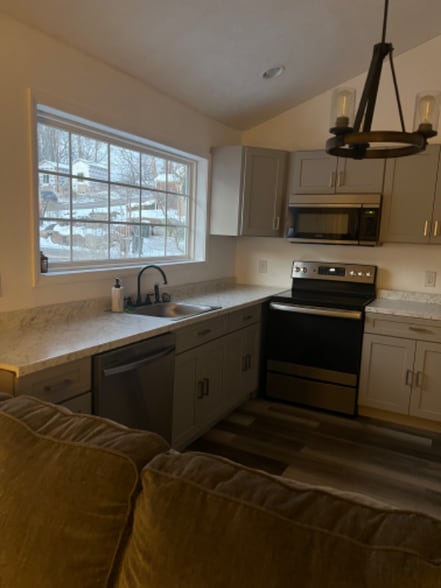 Building Photo - 208 Bowers Ln