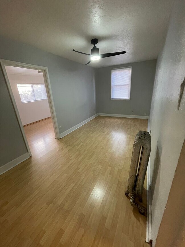 Building Photo - Pet Friendly 2 bedroom Apartment in SLC avenues