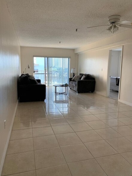 Building Photo - 250 181 Dr