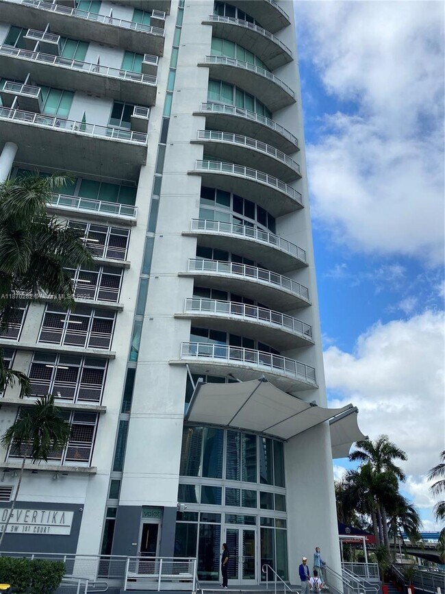 Building Photo - 690 SW 1st Ct