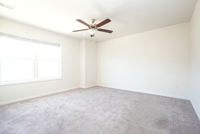 Building Photo - Beautiful 3-Bedroom 2-Baths Home with Gara...