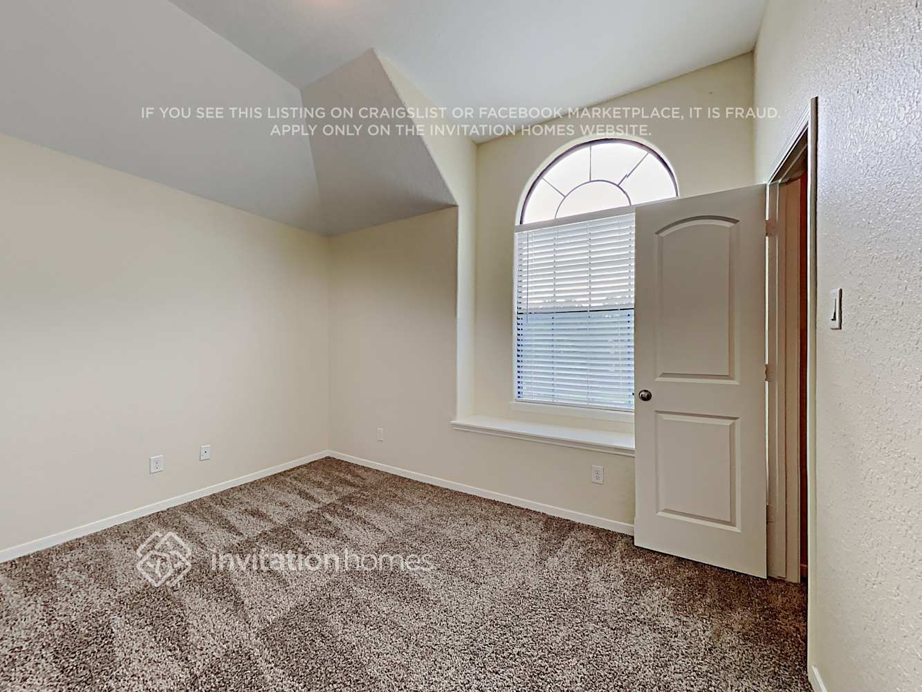 Building Photo - 18416 Sunrise Oaks Ct