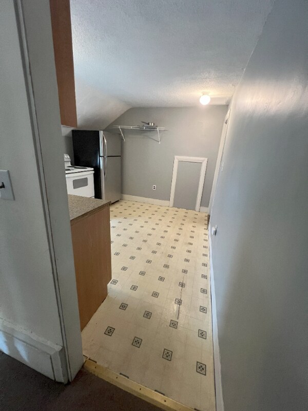 Building Photo - 16 Brown St